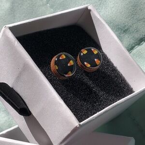 Candy corn print resin stud earrings, 10 mm, great condition